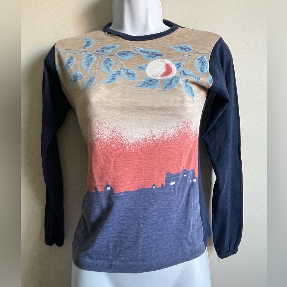 Amazing Surrealist Vintage Tee